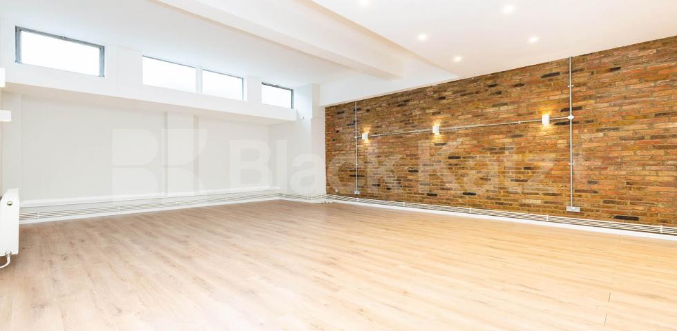 			WAREHOUSE CONVERSION IN ANGEL-OLD STREET-SHOREDITCH, 1 Bedroom, 1 bath, 1 reception Flat			 EAGLE HOUSE-EAGLE WHARF ROAD, ANGEL-OLD STREET-SHOREDITCH